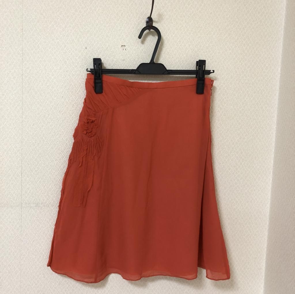 VIVIENNE TAM ヴィヴィアンタム シルク100 膝丈スカート レッド