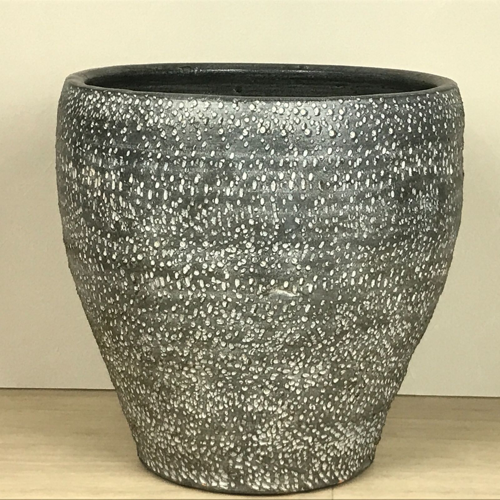 直径38cm 模様付 つぼ型 植木鉢 黒系 大型 L 26リットル