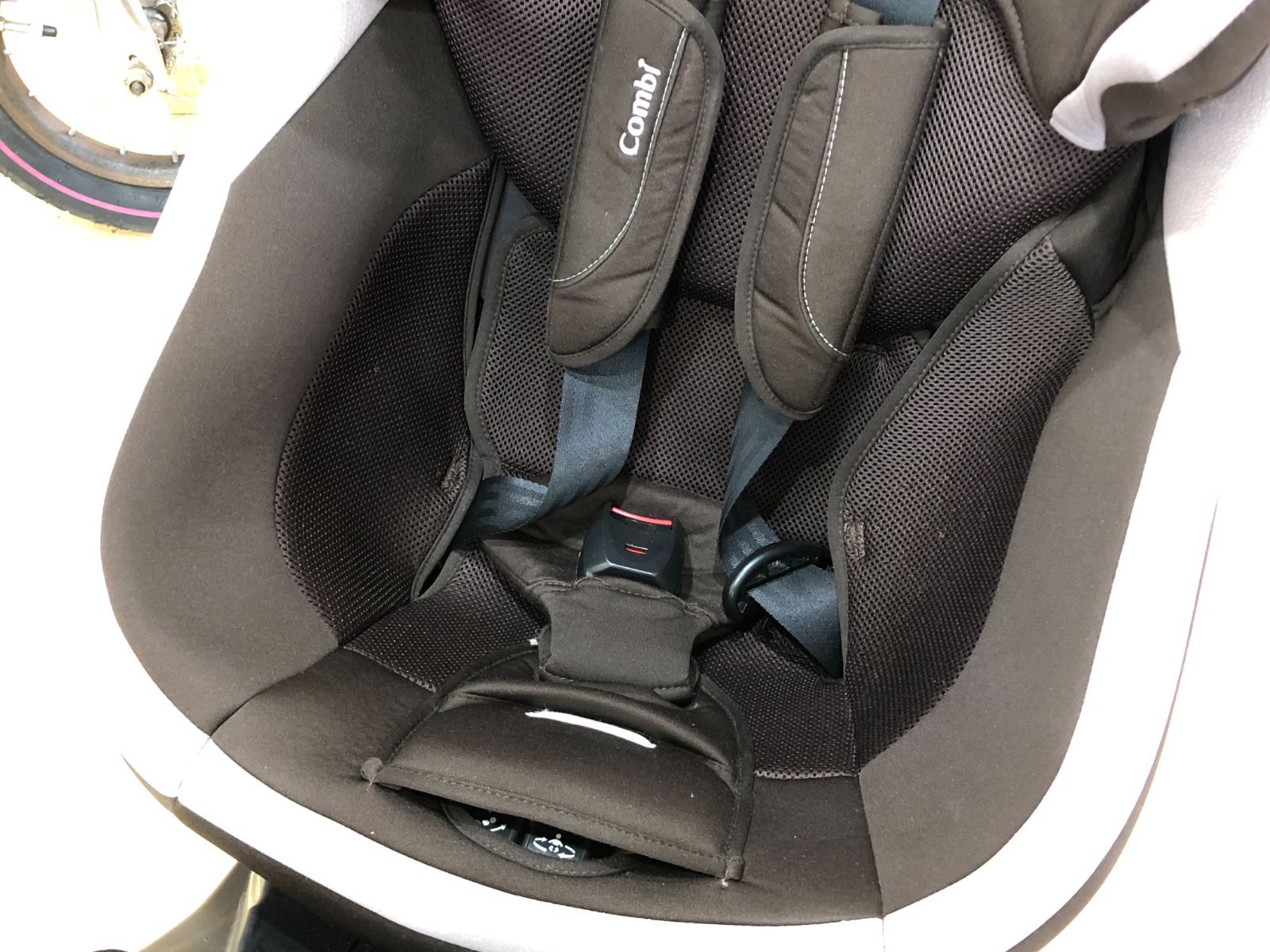 クルムーヴ スマート ISOFIX エッグショック JJ-600Combi クルムーヴ スマート エッグショック JJ-600｜コンビ公式