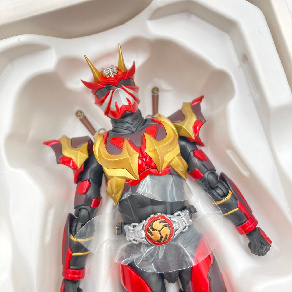k128 未開封　バンダイ　仮面ライダー　響鬼　真骨彫 メルカリ 未開封】S.H.Figuarts(真骨彫製法) 仮面ライダー響鬼紅 「仮面