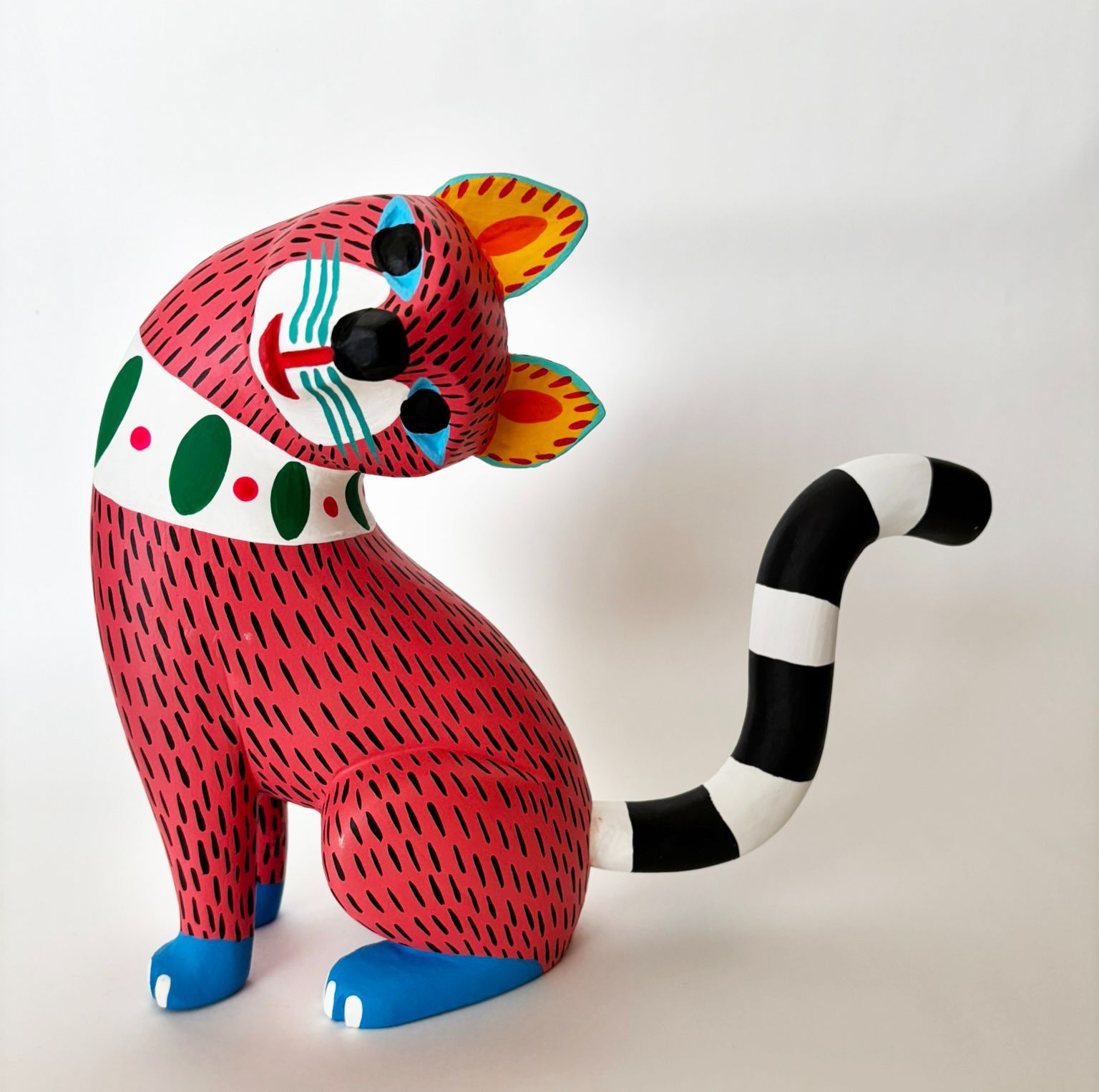 アレブリヘス メキシコ工芸品 首をかしぐ猫 赤ピンク サイズ大