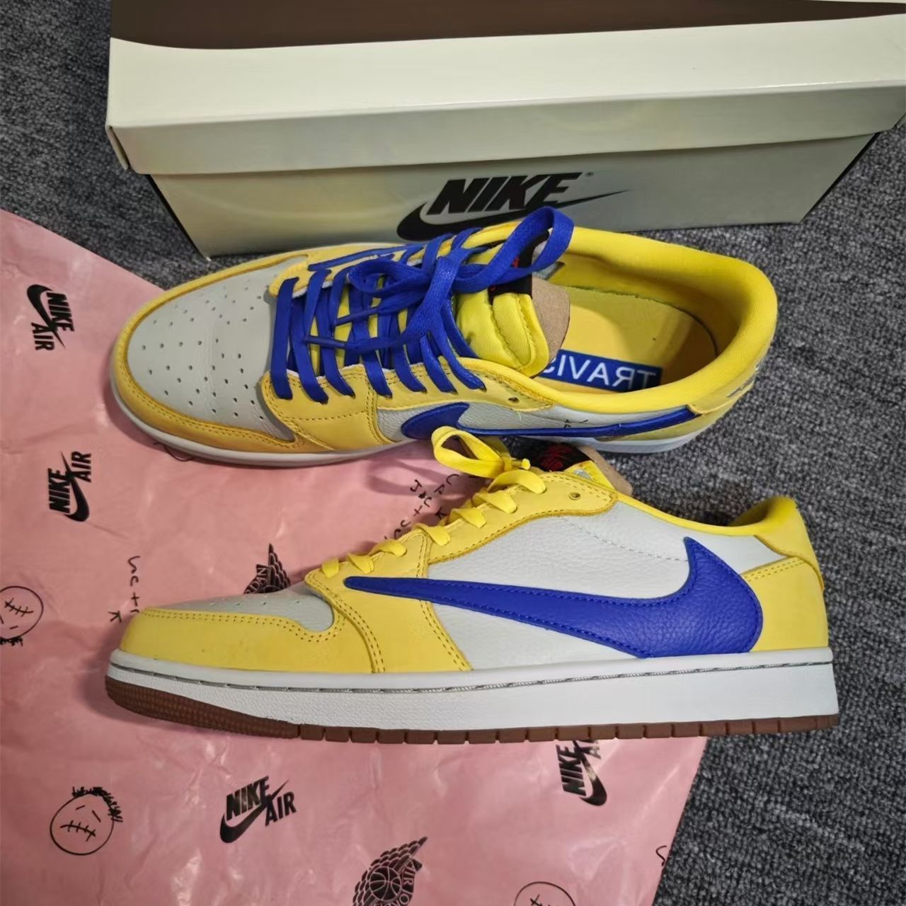 男女兼用ナイキ エア ジョーダン 1 ロー OG トラヴィス スコット カナリー レディース サイズNike Air Jordan 1 Low OG Travis Scott Canary Women'S