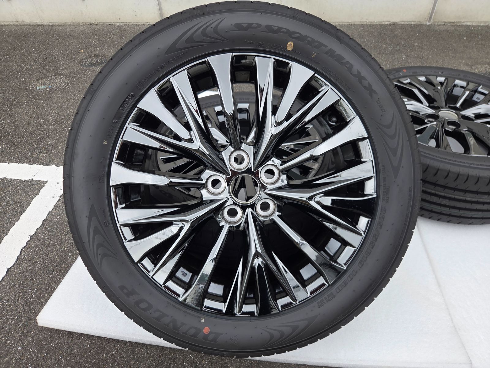 【全国配送無料】 ベルファイア 純正タイヤ＆ホイールセット 超