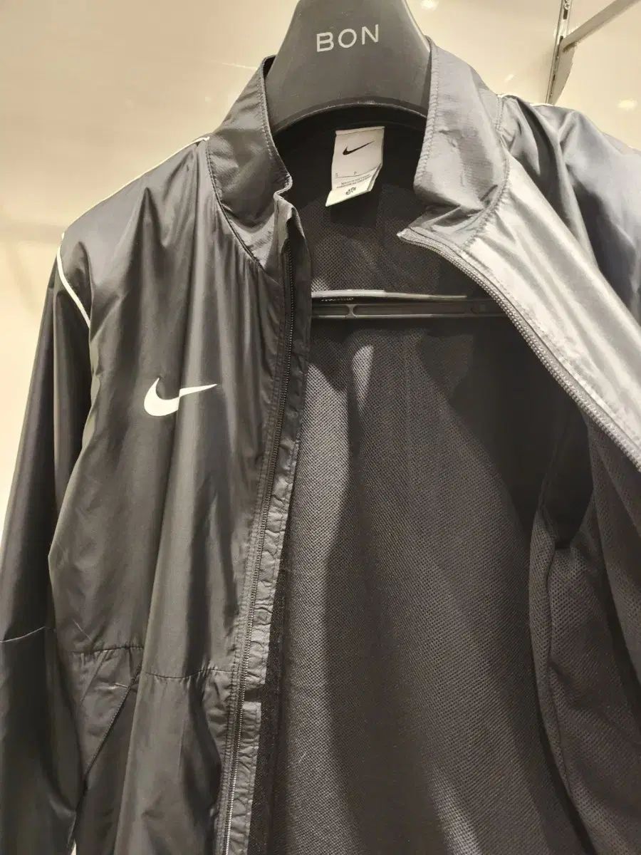 NIKE ナイキ