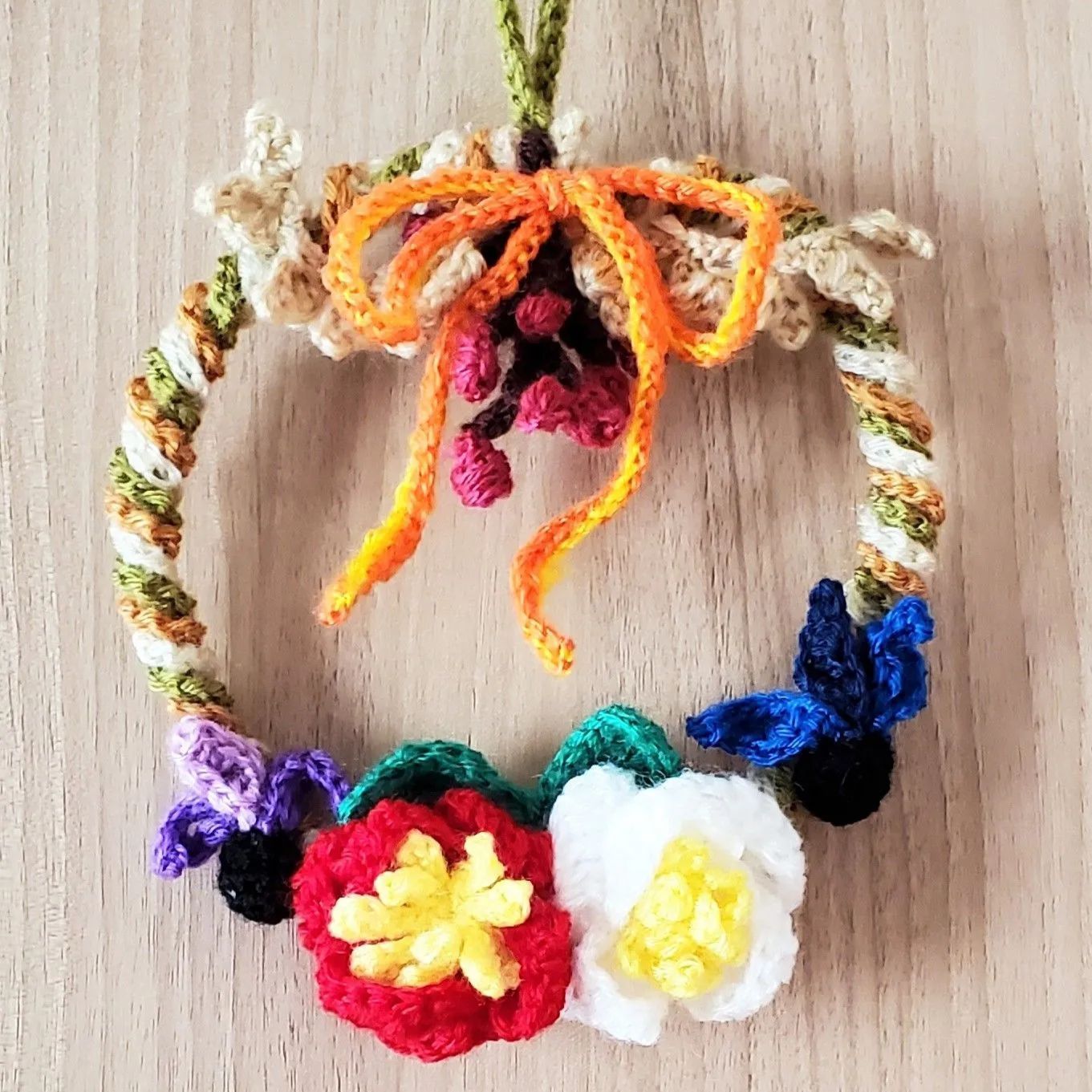 あみぐるみ ハンドメイド リース 1月 花 寒椿 稲穂 南天 - メルカリ