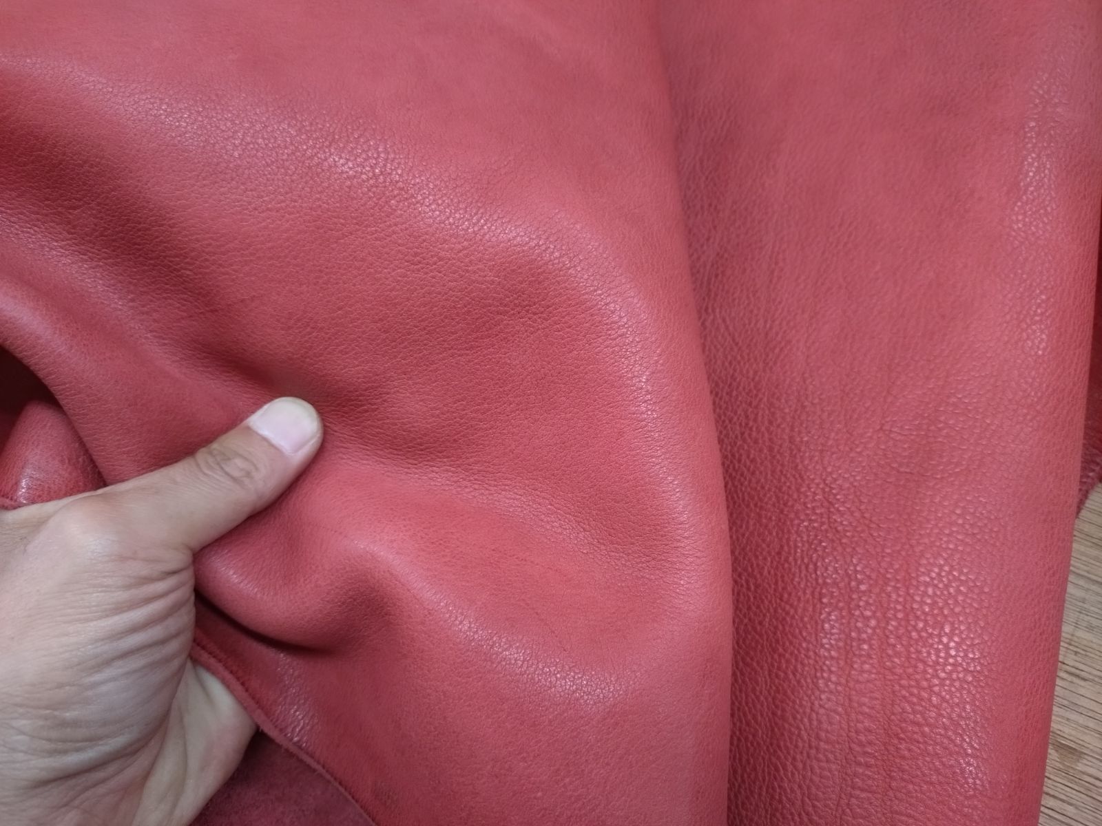 ヌメ革シュリンク