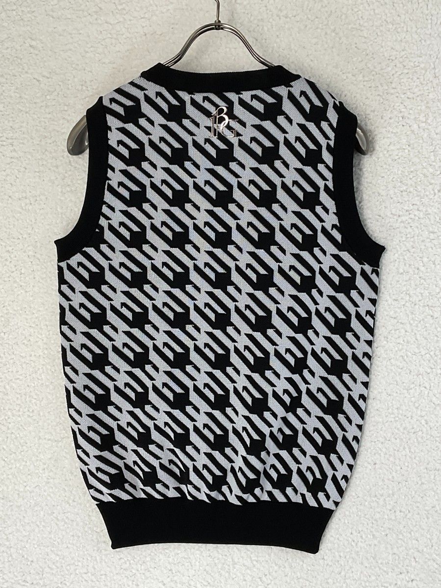 【未使用品】1PIU1UGUALE3 GOLF×戸賀敬城ウィンドブレーカー3 未使用品】1PIU1UGUALE3 GOLF×戸賀敬城ウィンドブレーカー3 未使用