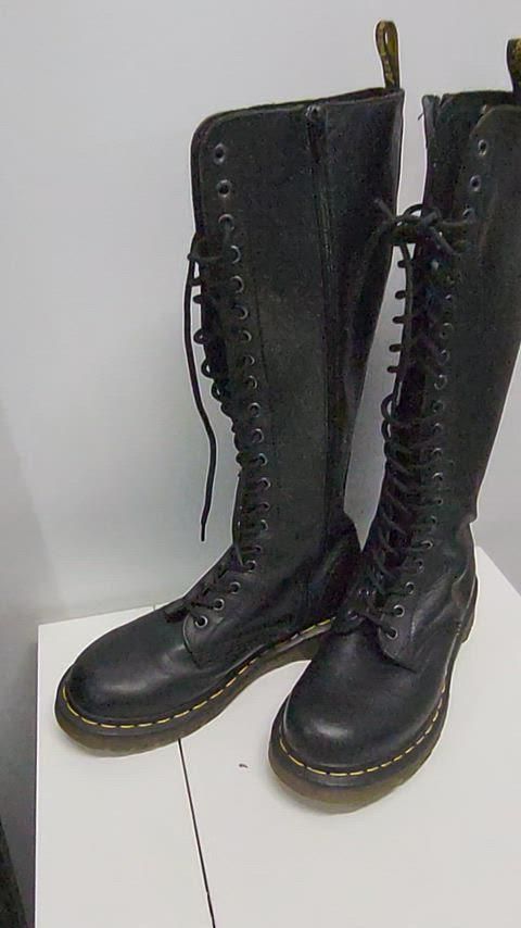 DR. MARTENS ドクターマーチン ハイトップ ブーツ ウォーカーブーツ メルカリshop取引では対象外