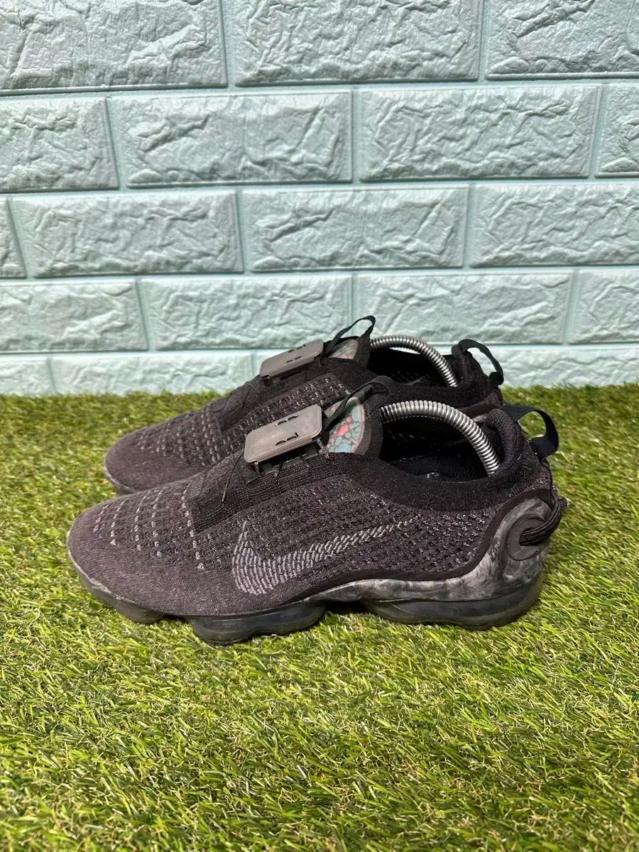 270 NIKE(ナイキ) ヴェイパーマックス フライニット ランニングシューズ スニーカー