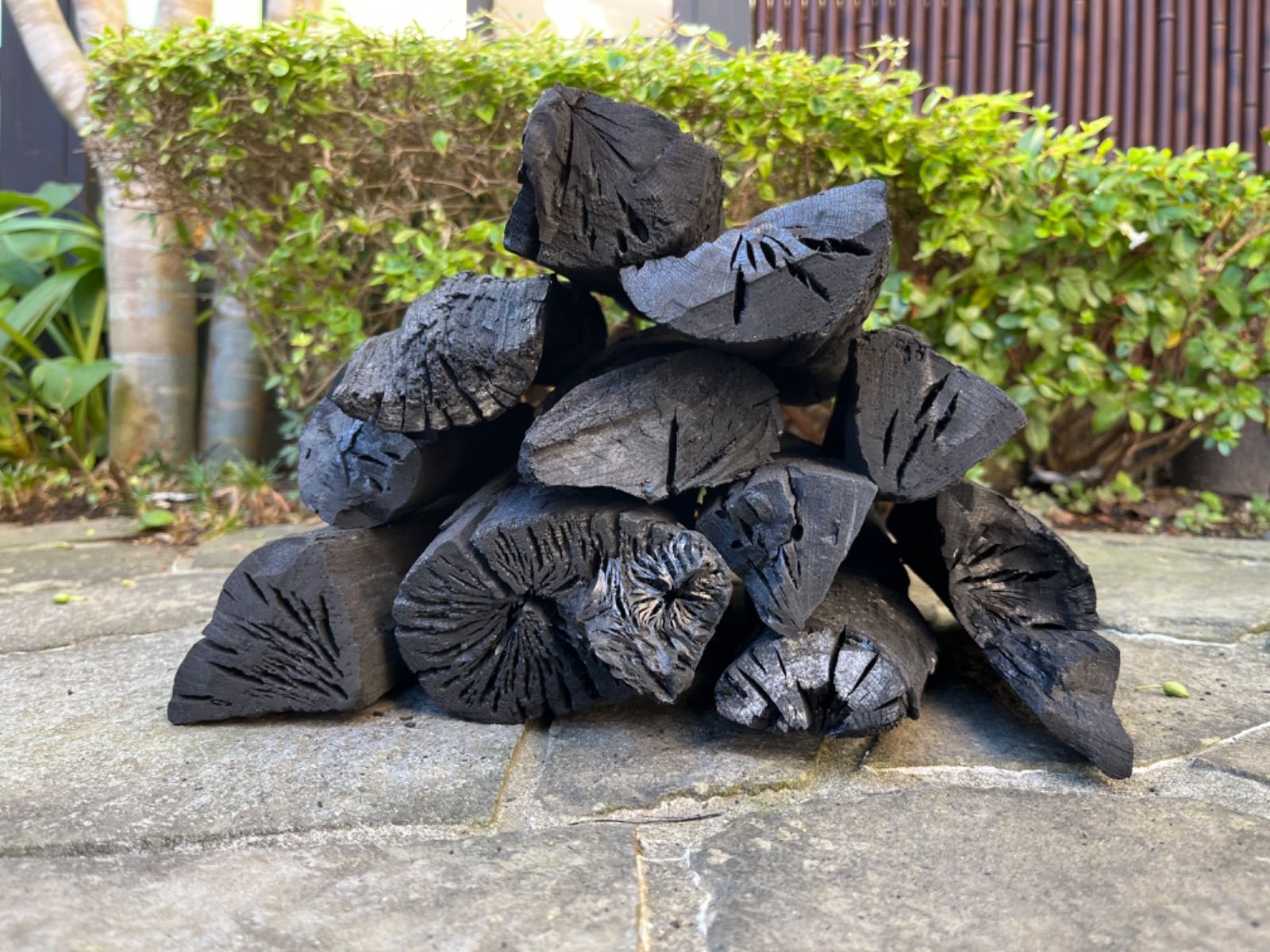 岩手遠野 木炭10㎏ 2袋セット徳用【ナラ炭などの国産材】 - メルカリ