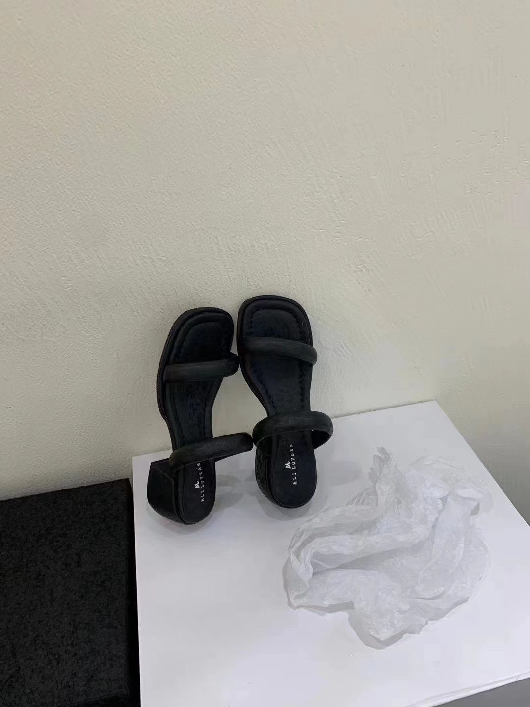フランス製ハイヒールサンダル