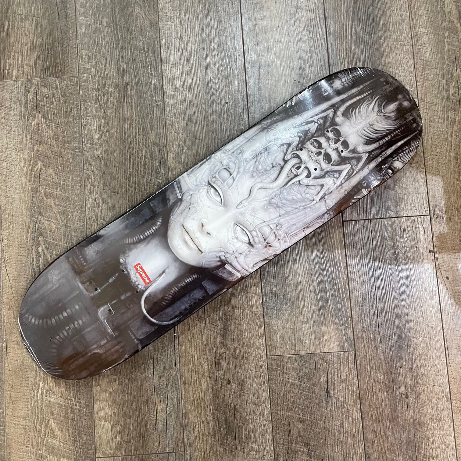 SUPREME 14AW H.R.GIGER Skateboard ネクロマンサー スケートボード ...