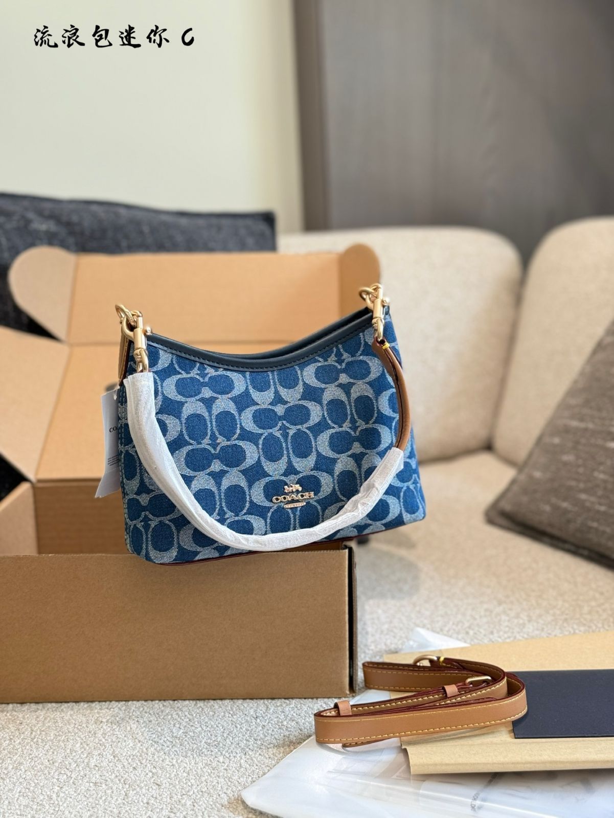 今日特価】COACH ミニ ローミングバッグ - Mini 流浪包 - メルカリ
