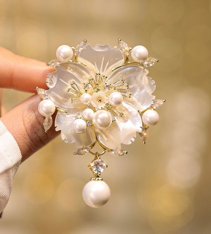 最大69%OFFクーポン ブローチ コサージュ 結婚式 真珠 贈り物 卒業式 入学式 B