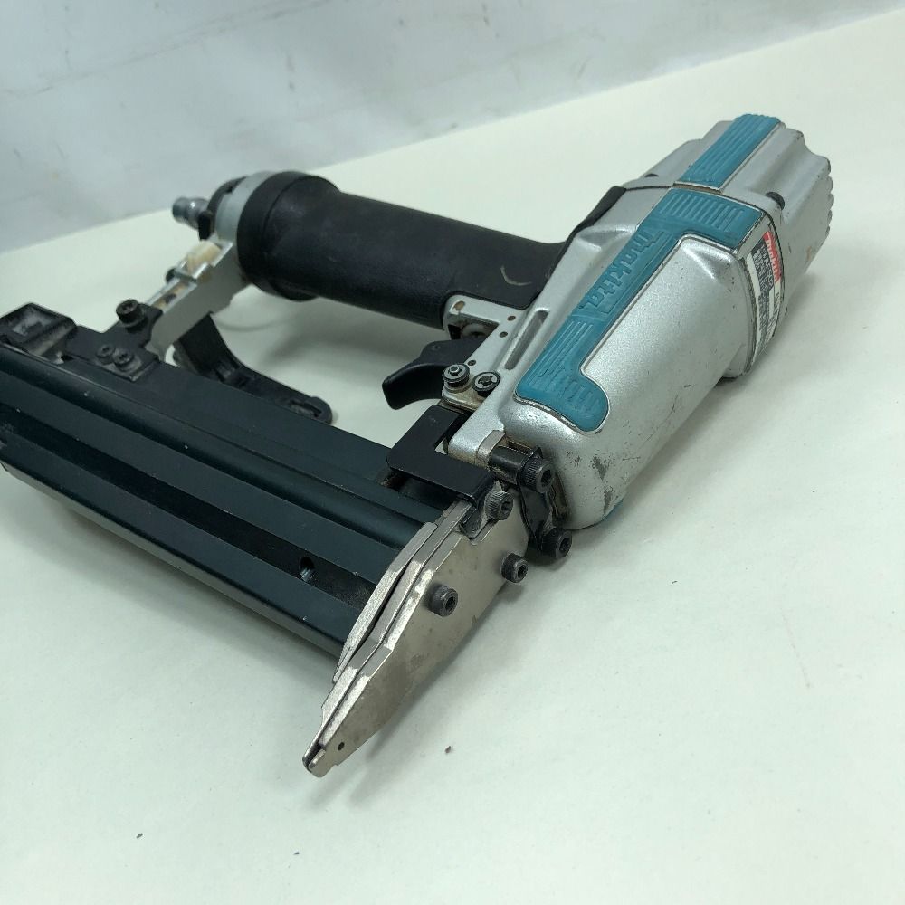 MAKITA
