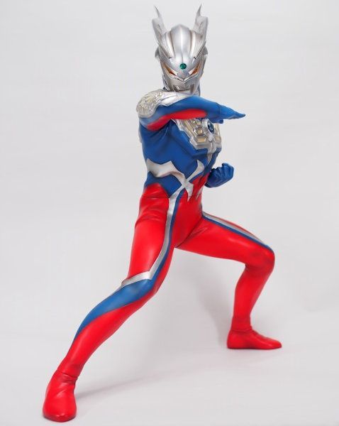 鈴村健一 ワイヤレスイヤホン限定商品.缶バッジ付き 鈴村健一