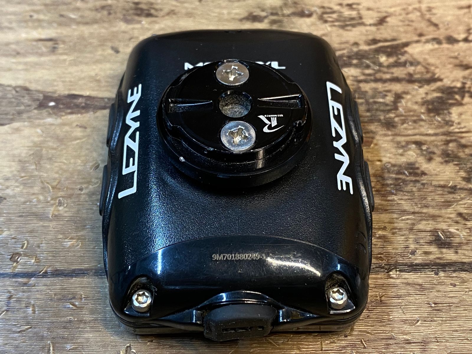 LEZYNE MEGA XL サイクルコンピューター　セット ランタイム最長48時間の大画面サイクルコンピューター レザイン MEGA