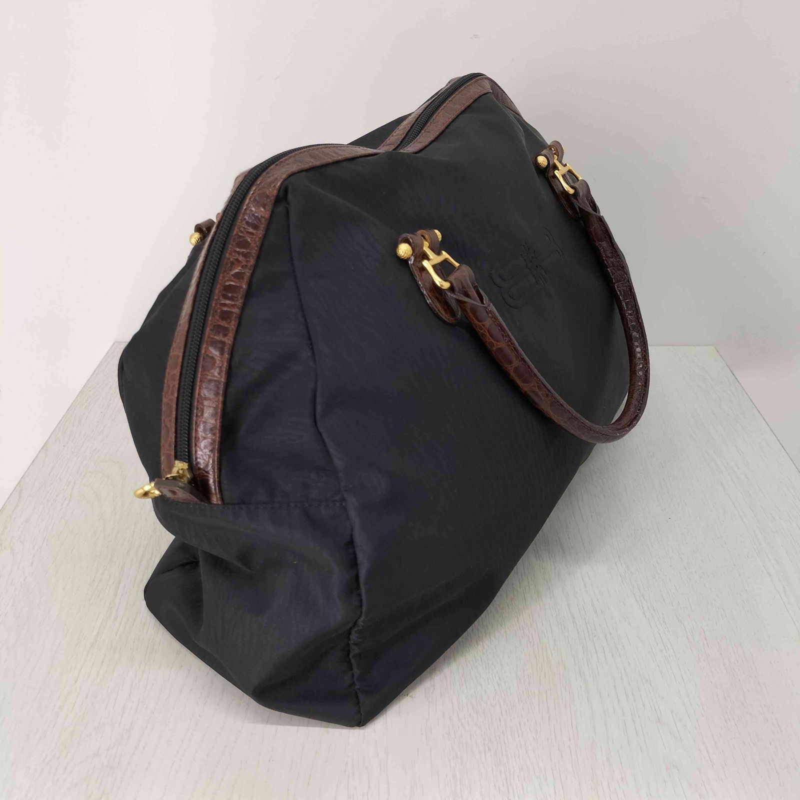 バレンシアガ BALENCIAGA フロントロゴ刺繍ボストンバッグ
