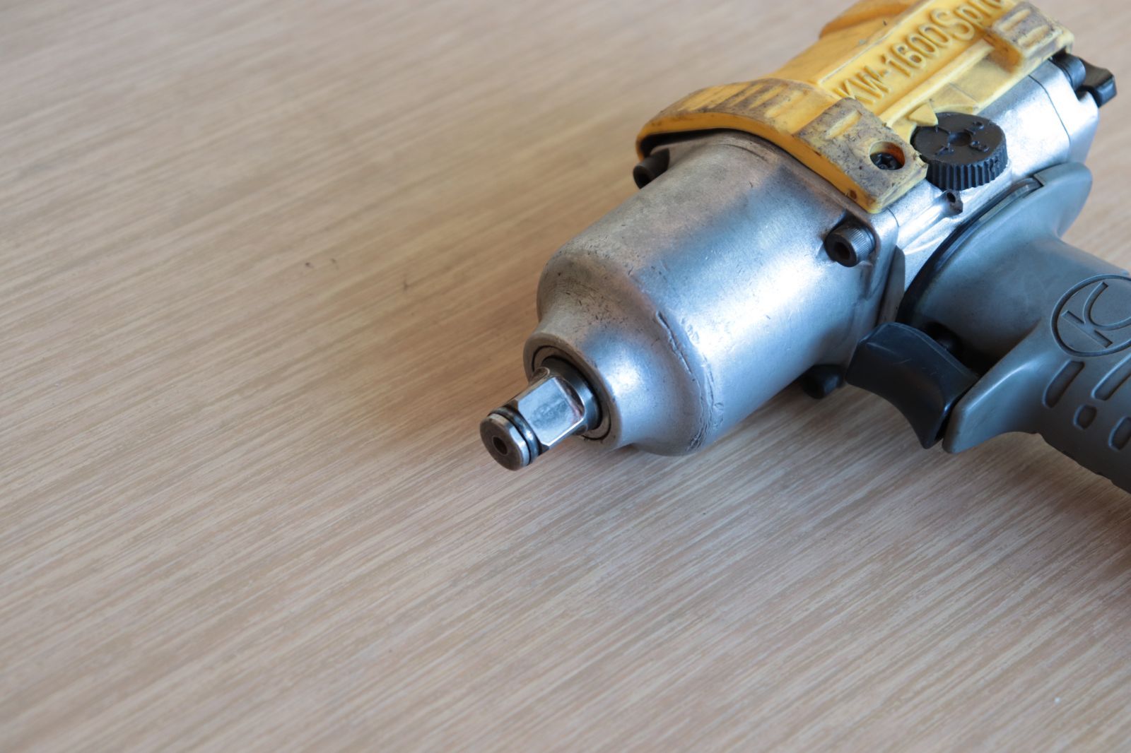 ★空研製インパクトレンチ・KW-1600Spro・車検整備・タイヤ交換・サスペンション・ローダウン・車高調・スナップオン・マック・KTC・シナノ 新潟発 空研 エアインパクトレンチ KW-1600Spro 超軽量 1⁄2 12.7ｍｍ