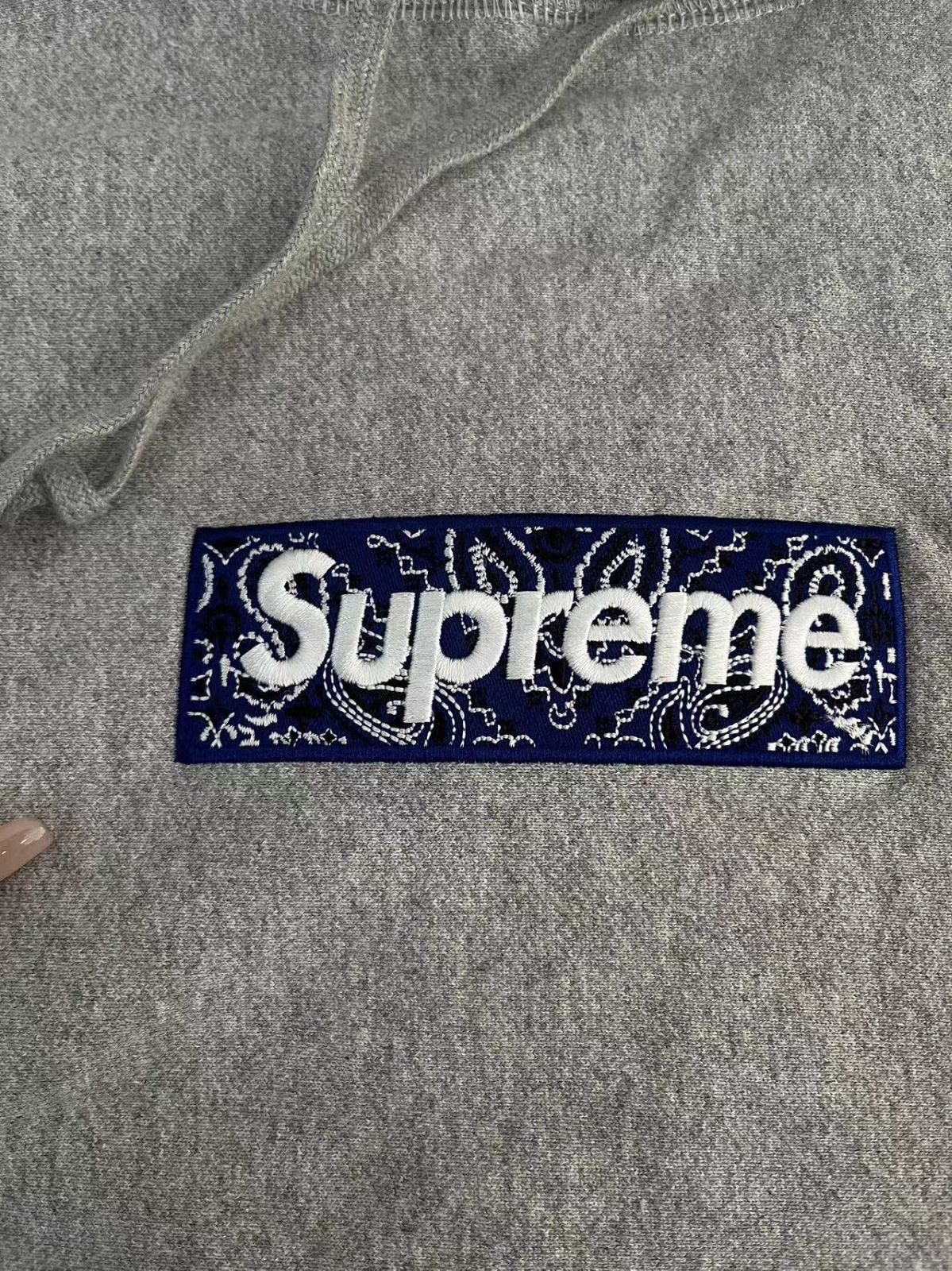 Supreme 19 fw Bandanaカシューナッツ刺繍Box連帽パーカーグレー