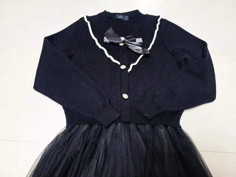 サテン ボトムフリル ニットカラー ブラックワンピース ポール 1200