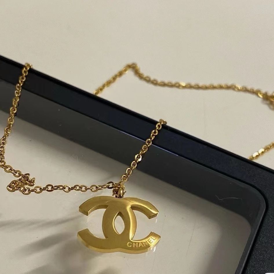 再入荷］数量限定 新品 CHANEL VIP誕生日ノベルティ ネックレス - メルカリ