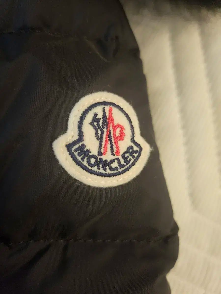 MONCLER モンクレール