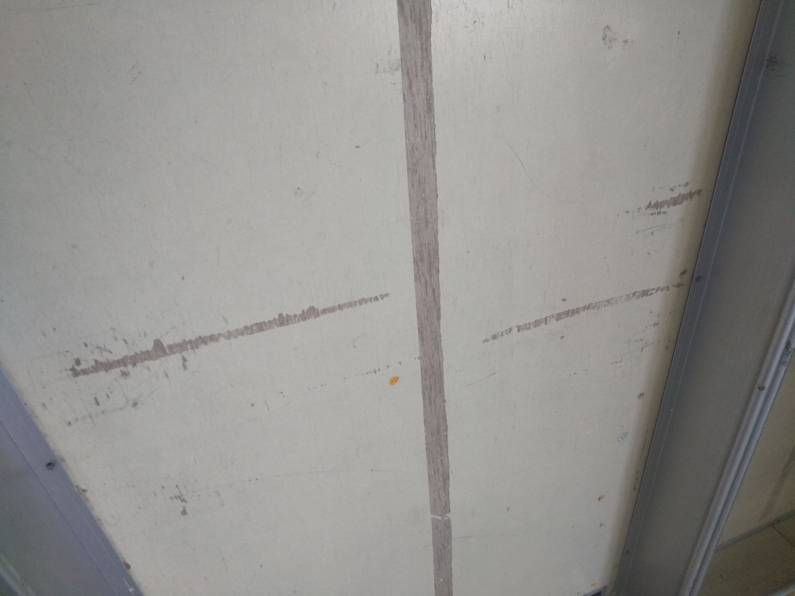 82cm×81cm 厚さ3cm
