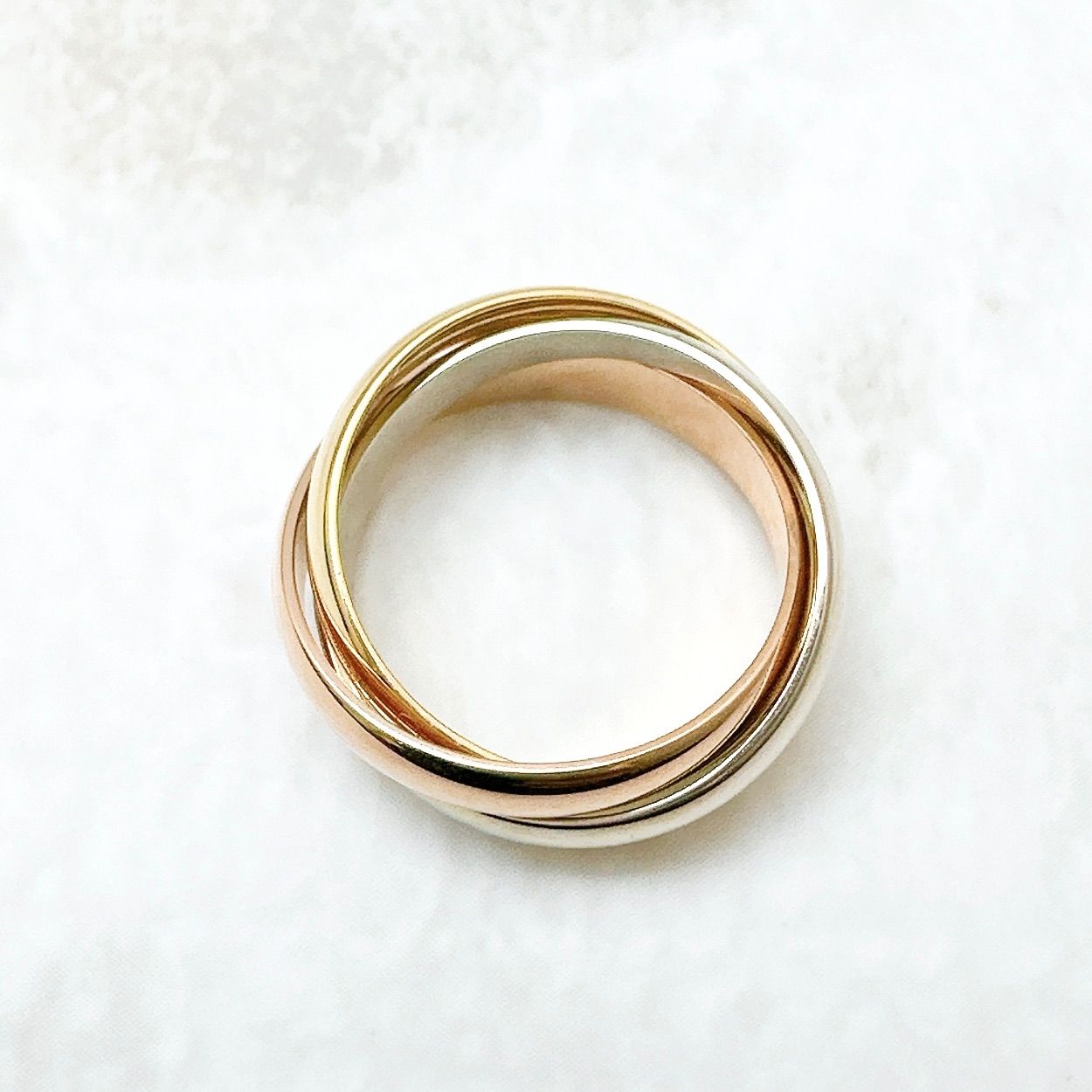 リング スリーカラー クラシック 美品/人気🌟Cartier トリニティ クラシックモデル スリーカラー