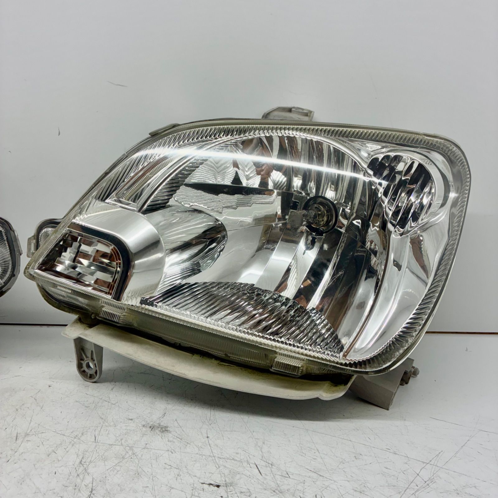 コーティング済 ダイハツ L250 L260 ミラ ヘッドライト ランプ レンズ 左右セット LR ハロゲン 印字 HR koito 100-51731 P71454