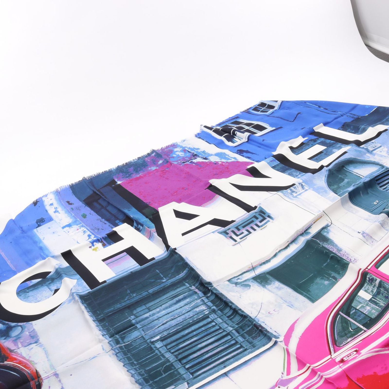 未使用 シャネル 大判 シルクショール ストール CHANEL - シャネルストールの通販 by りらっくすshop｜シャネル