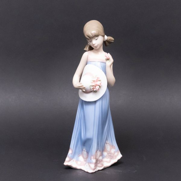 リヤドロ フィギュリン 少女コートニー 美品 リヤドロ フィギュリン『Courtney（少女コートニー）』 - メルカリ