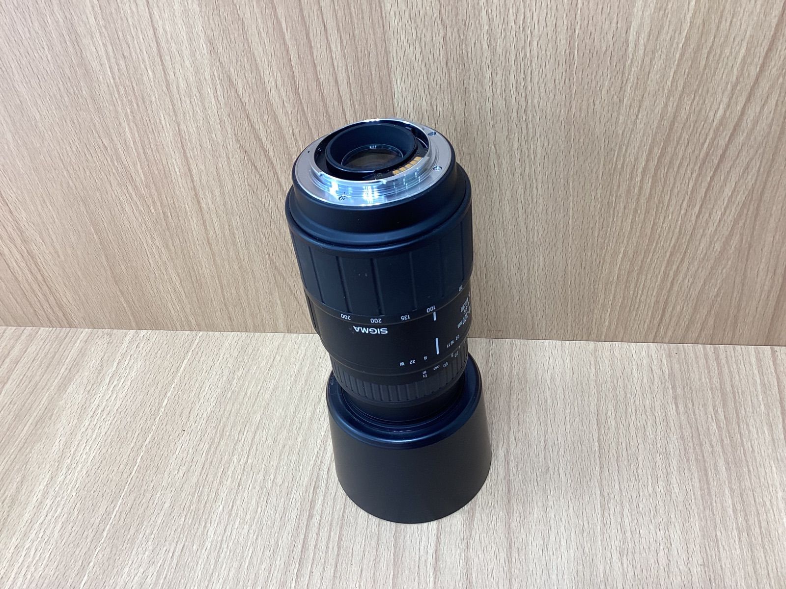 (未使用･未開封品)　SIGMA 望遠ズームレンズ 70-300mm F4-5.6 DG MACRO ニコン用 フルサイズ対応 509552 sdt40b8 新品の望遠ズームレンズなのに一万円と少しで買えちゃうんだなあ
