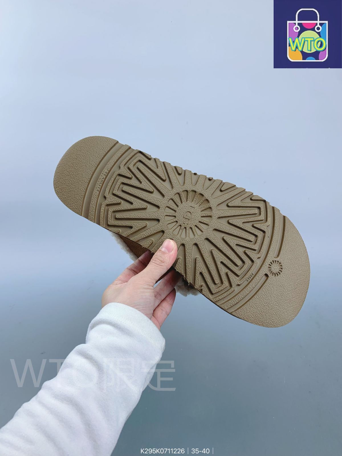 UGGのおしゃれな厚底スノーブーツ｜