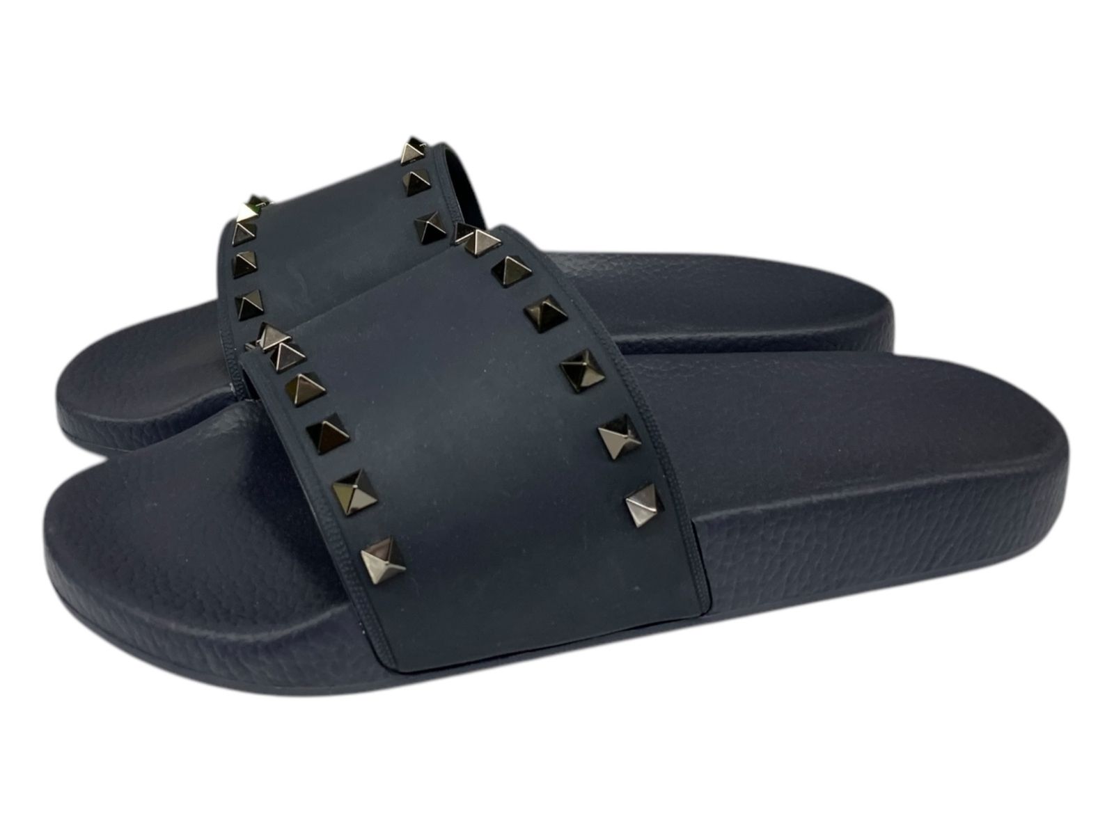 VALENTINO GARAVANI (ヴァレンチノガラバーニ) ROCKSTUD SLIDE ロックスタッズ スライド シャワーサンダル 装飾 TY2S0873  ネイビー メンズ/025