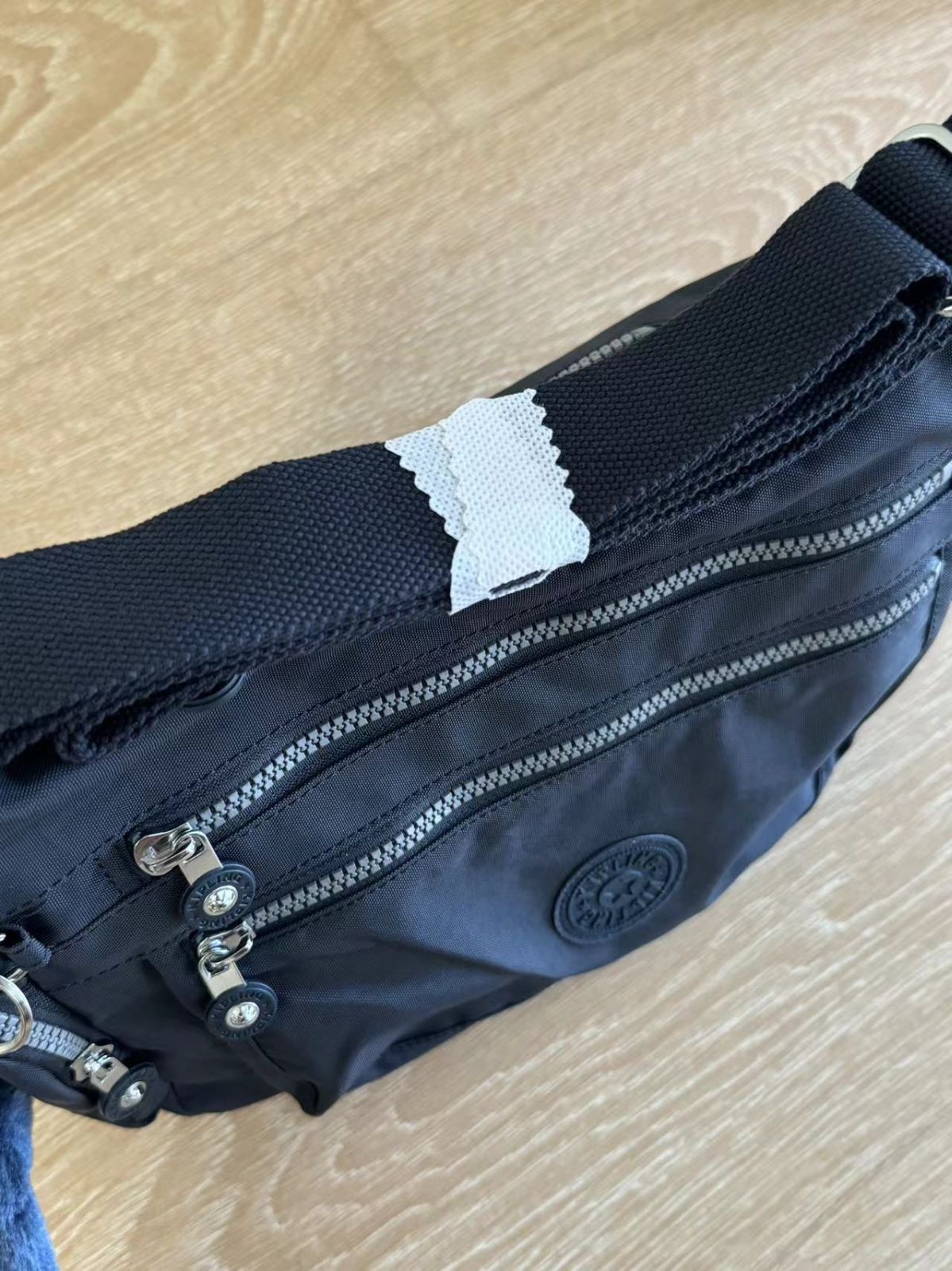 キプリング kipling バッグ ショルダーバッグ レディース 斜めがけ 軽い 旅行　在庫処分　blackblue