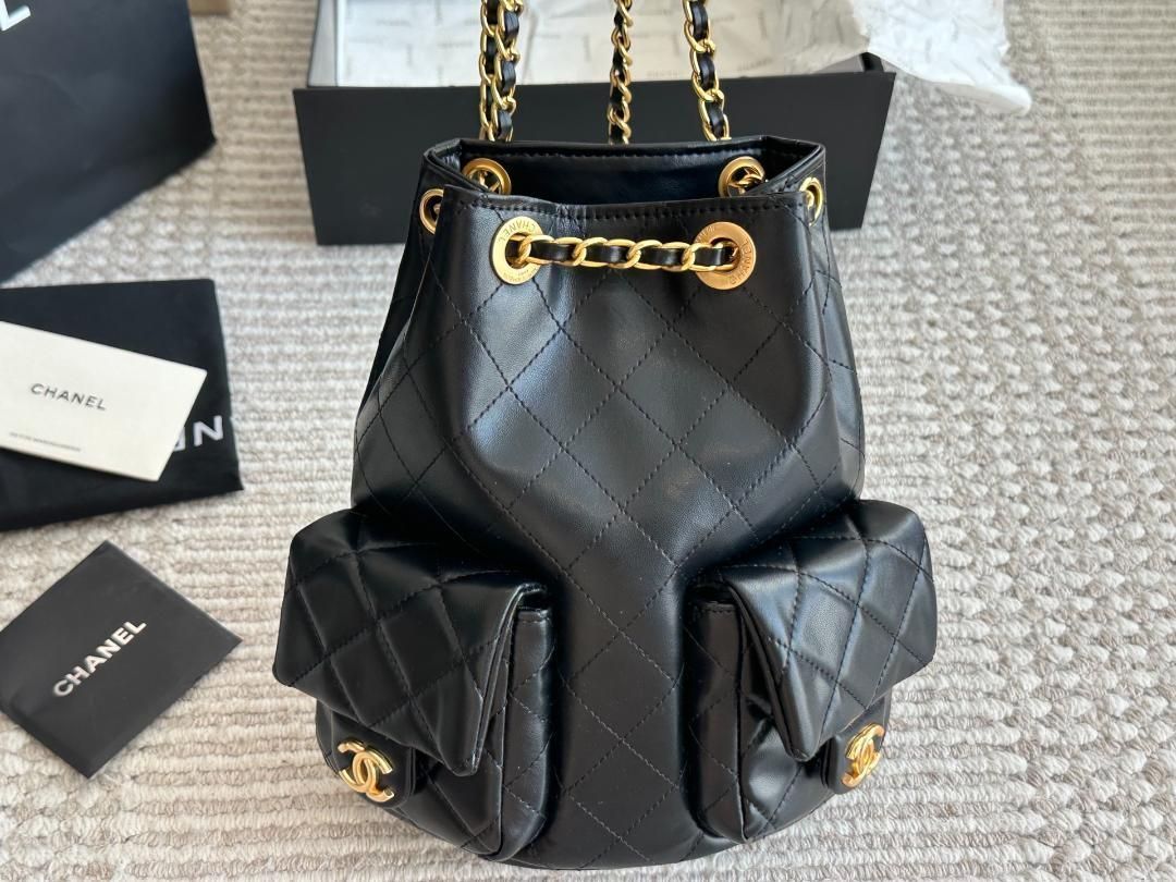 CHANEL 美品 AS4459 ブラックスモール チェーンショルダーバッグ 25SS 高級感あるCCロゴ /ブラック】CHANEL スモールバッグ