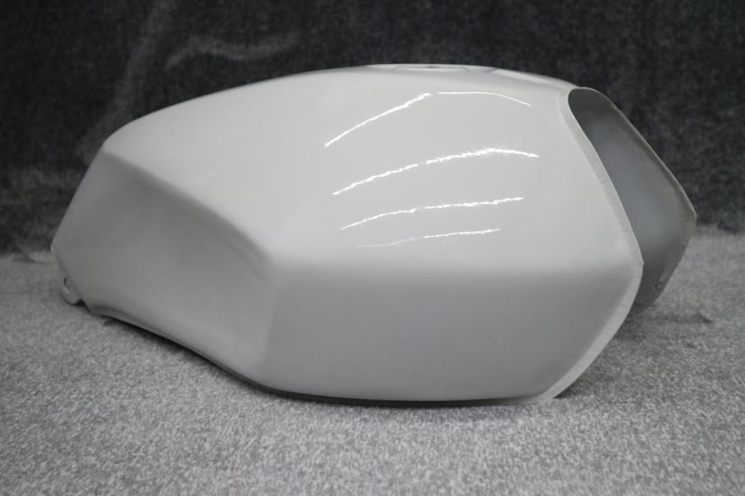 CBX タンク CBX400F CBX550F 燃料タンク 旧車 CBX400F タンク 白 / CBX550F ガソリンタンク - メルカリ