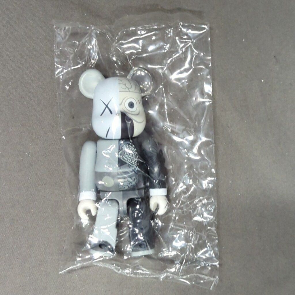 Originalfake BE RBRICK KAWS 人体模型 グレー 灰箱 BE RBRICK