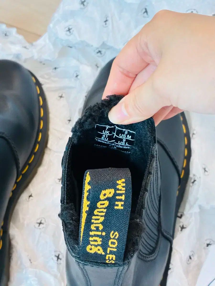 DR. MARTENS