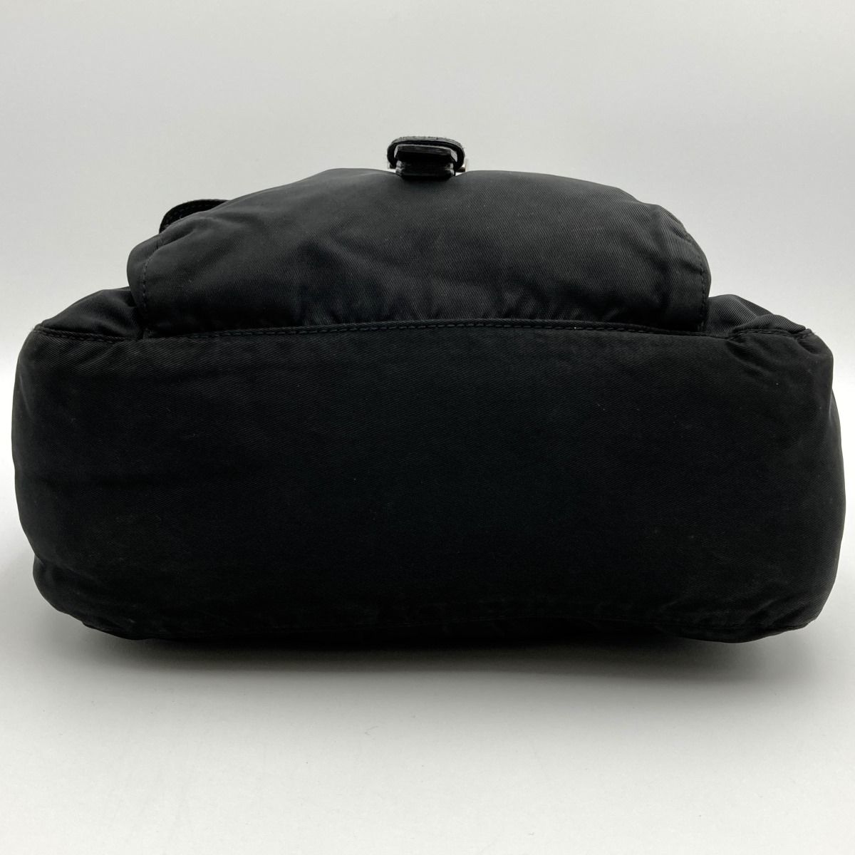 【極美品】PRADA ブラック ナイロン ショルダーバッグ 刻印 極美品】PRADA ブラック ナイロン ショルダーバッグ 刻印 - メルカリ
