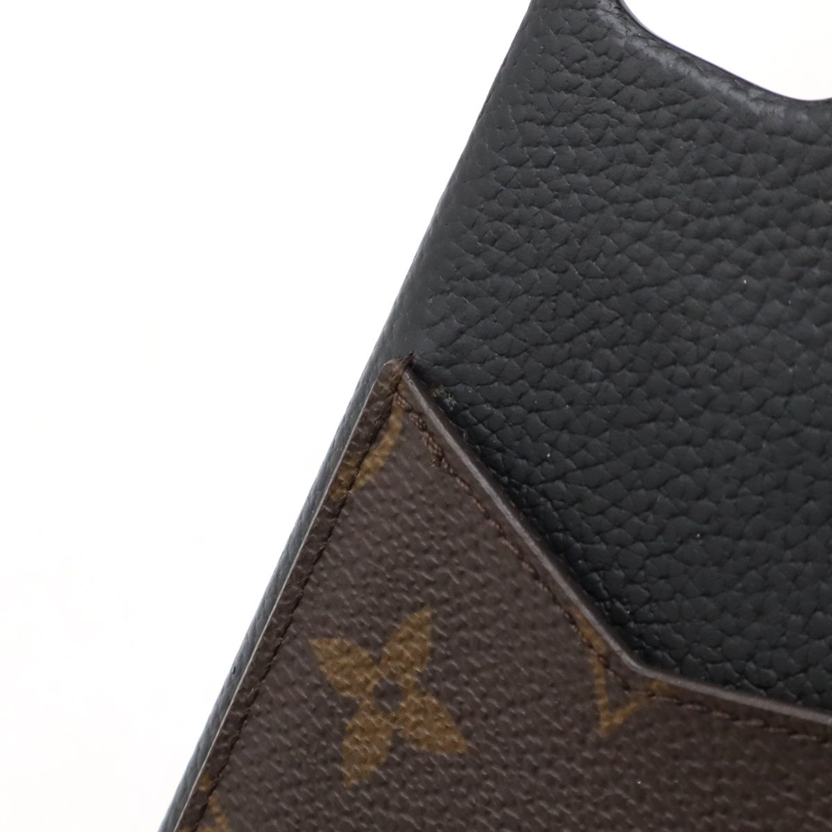 LOUIS VUITTON - ルイヴィトン M69095 モノグラム iPhone バンパー 11 PRO lv01z032-m82887.jpg