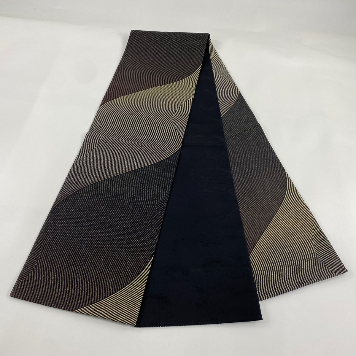 (葉月市❷) No.2467 未使用シリーズ正絹幾何学袋帯　超美品 袋帯 美品 秀品 四季粋花錦 ヱ霞 金銀糸 箔 銀色 六通 正絹