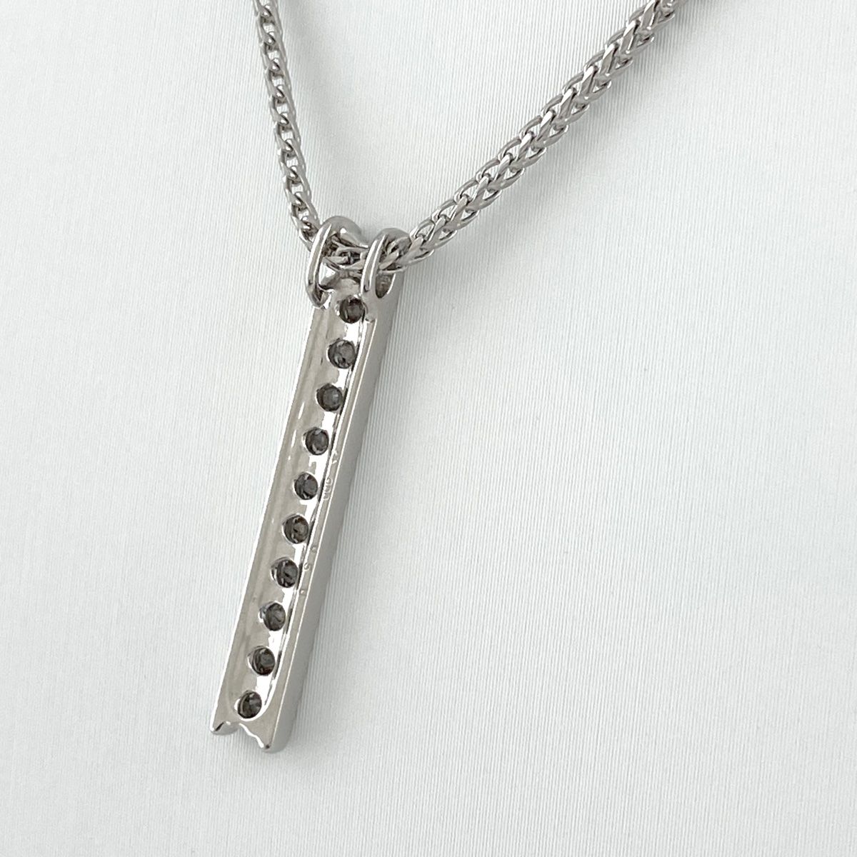 メレダイヤ デザインネックレス プラチナ ペンダント ネックレス Pt900