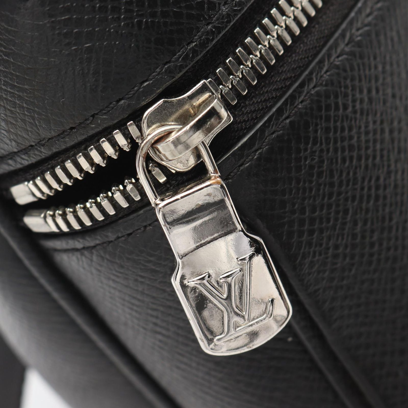 ルイ・ヴィトン LOUIS VUITTON ショルダーバッグ アウトドア 