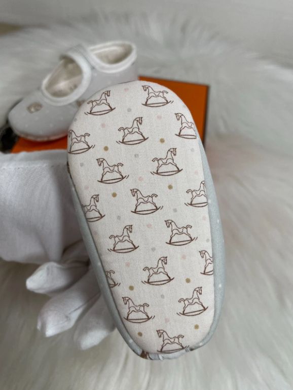 ホワイト アダダ