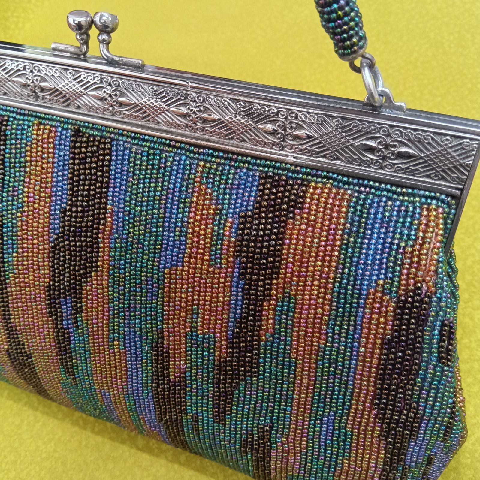 美品?ヴィンテージ調◎昭和レトロ ? 総柄 横長ビーズ刺繍バッグ 