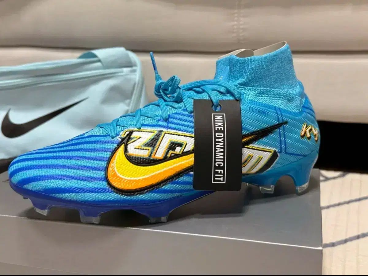 未使用品 国内未発売品 ナイキ マーキュリアル スーパーフライ 6