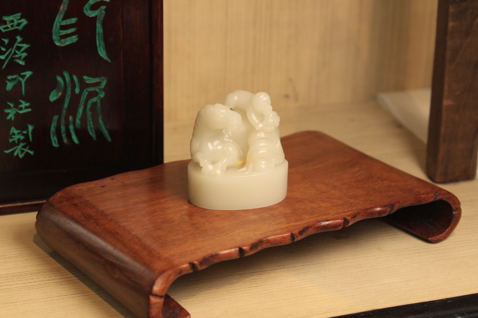 唐物【寿山石】 芙蓉氷凍石 龍鈕 印材印章 高6.4㎝ 重49g／箱付