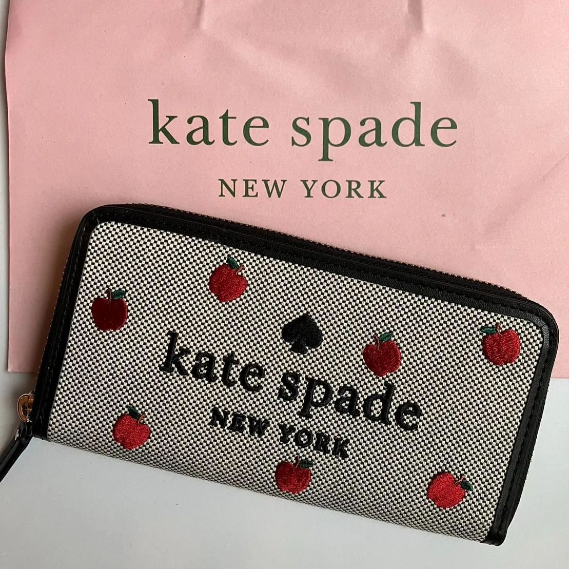 ケイトスペード(kate spade) 長財布 りんご アメリカ直営店購入